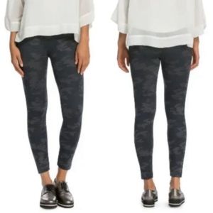 SPANX Women’s Black Camo Seamless High Waist Leggings Size Large‎